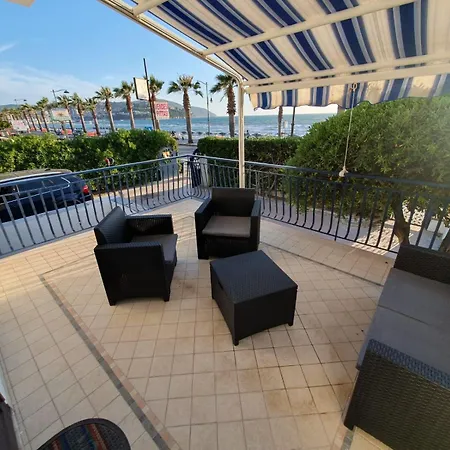 Casa Fronte Mare Con Terrazzone Διαμέρισμα Agropoli
