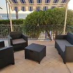 Casa Fronte Mare Con Terrazzone
